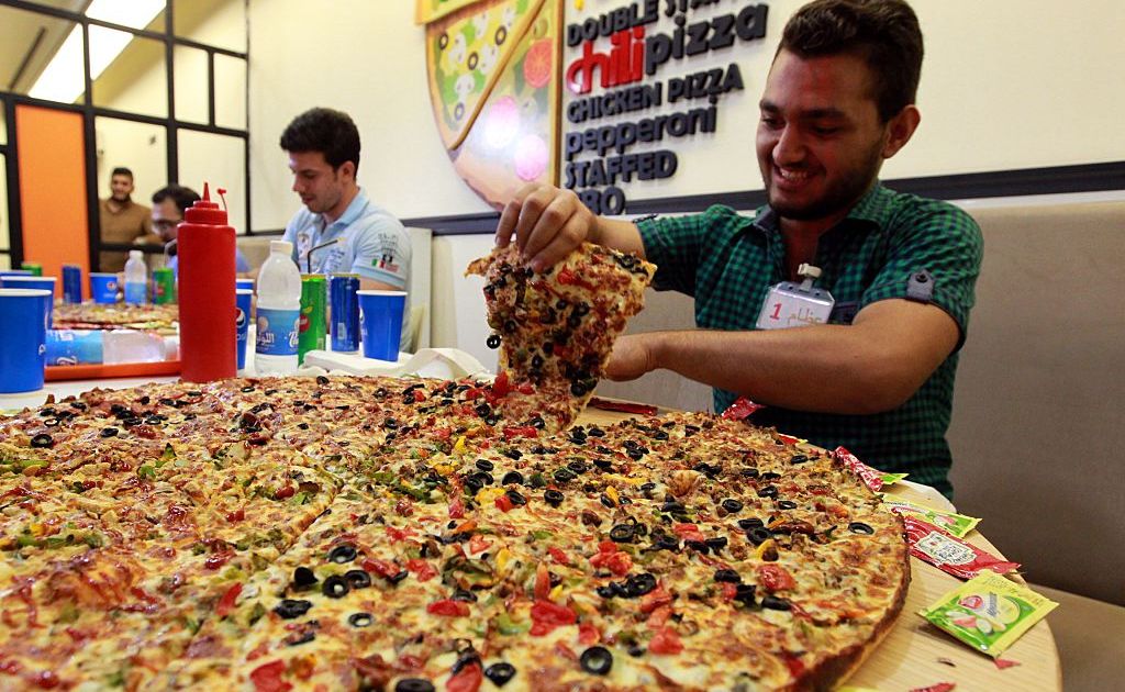 2 Medium Pizzas vs. 1 Large Pizza—Which Is Bigger?