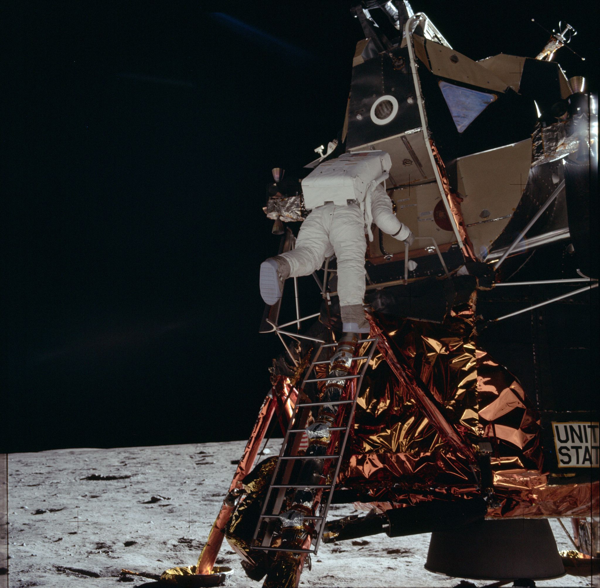 9 Candid Photo "outtakes" From The Apollo 11 Moon Landing - Big Think