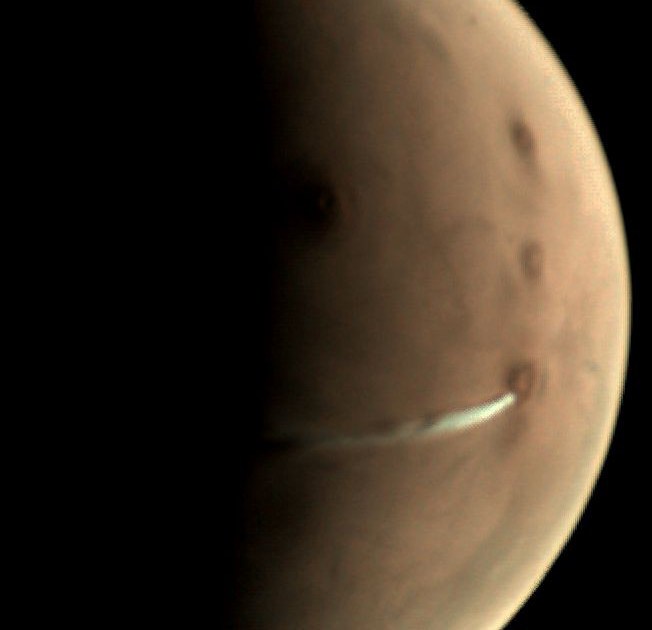 Why Does Mars Appear To Have Smoke Plumes In Its Atmosphere? Big Think