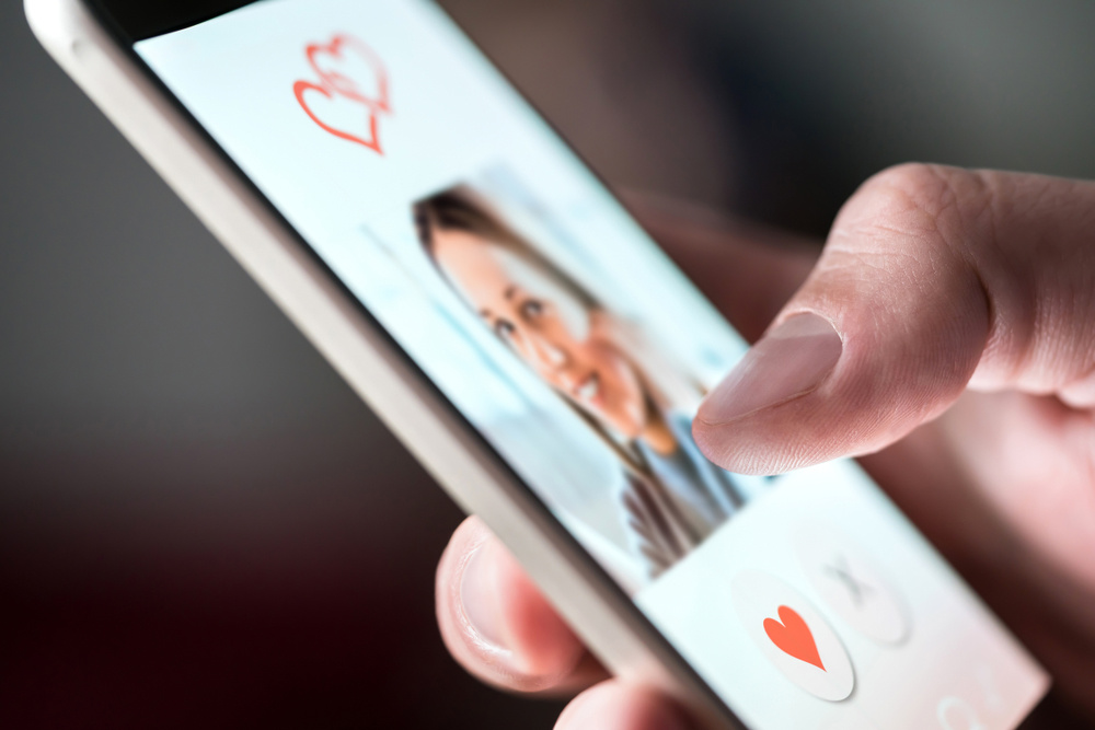 New study links swipe-based dating apps to poor mental health
