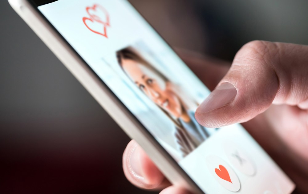 online dating lowers self-esteem and increases depression