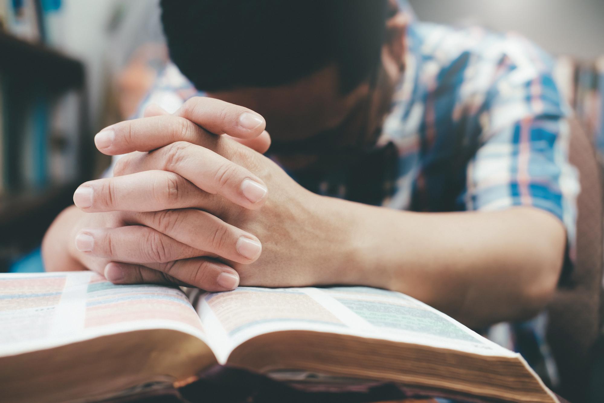 new-study-finds-religion-alleviates-depression-is-it-enough-big-think