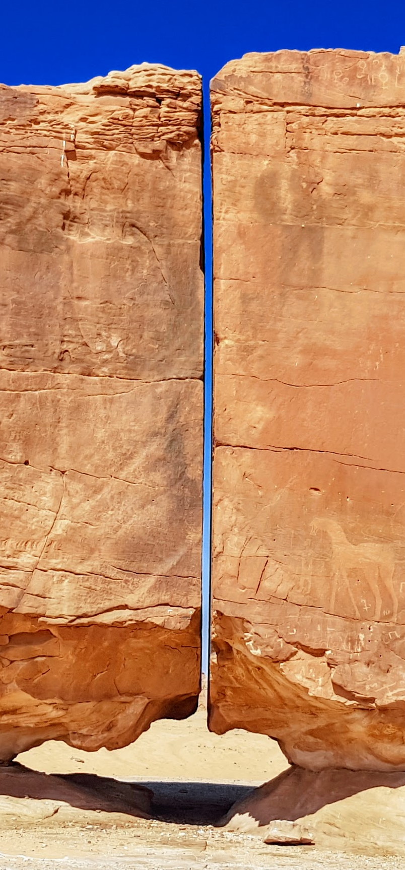 Al Naslaa: meet Earth's most bizarre geological rock formation - Big Think