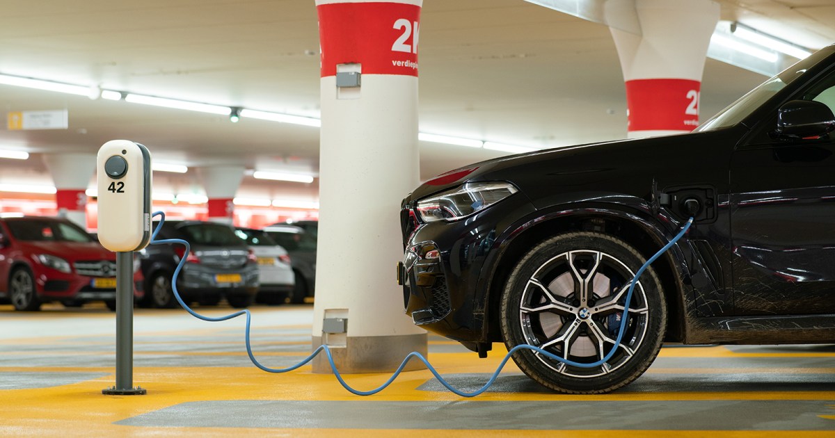 Stanford engineers warn electric cars could crash power grid
