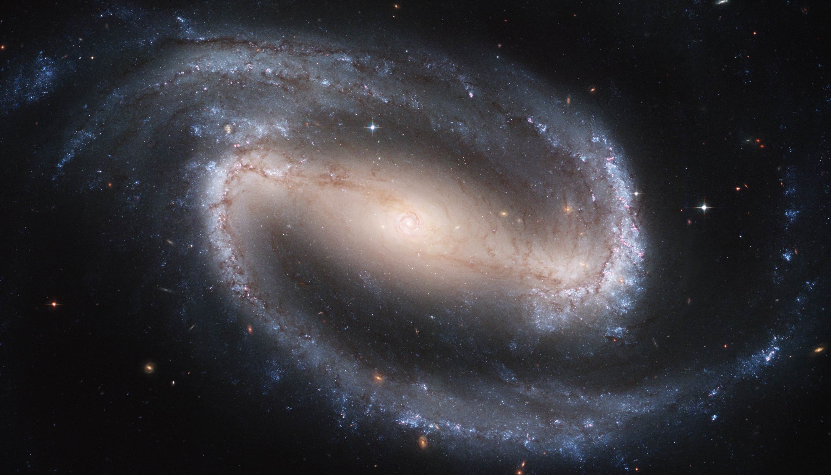 STScI-01EVT8DVVJE3BAH0NTKCBAAZTJ Have we found the Milky Way’s twin?