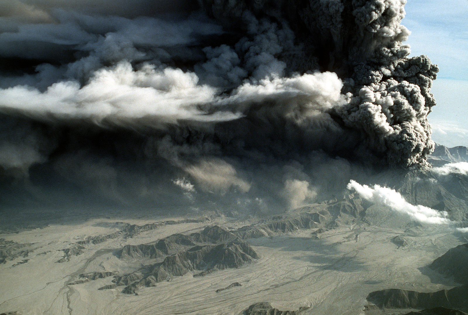 mt. pinatubo eruption 1991
