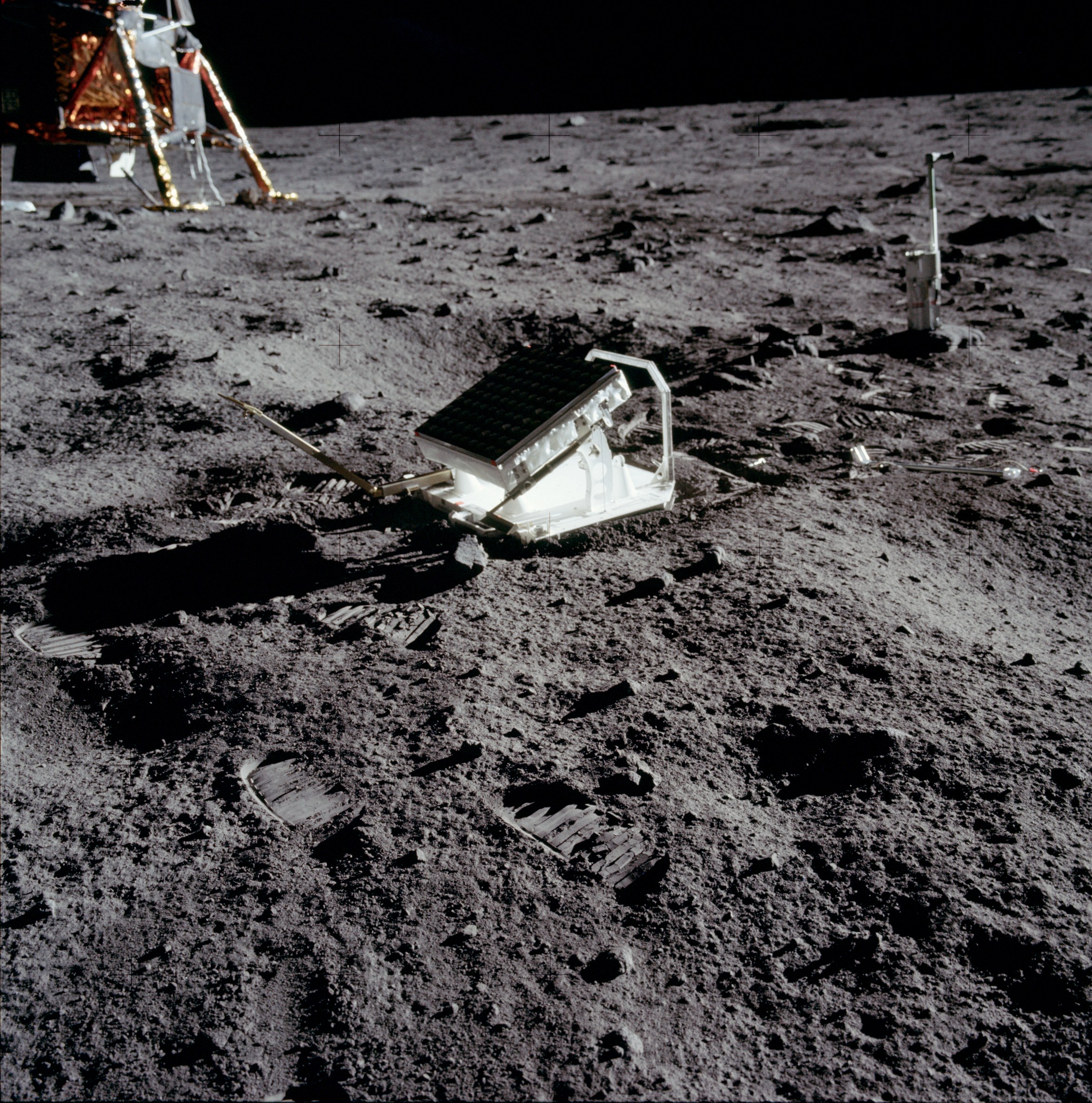 Apollo 11 lunar reflector laser