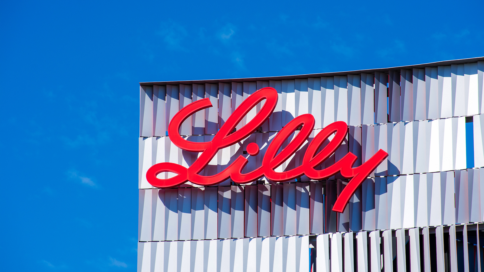 a building with a sign that says lilly.