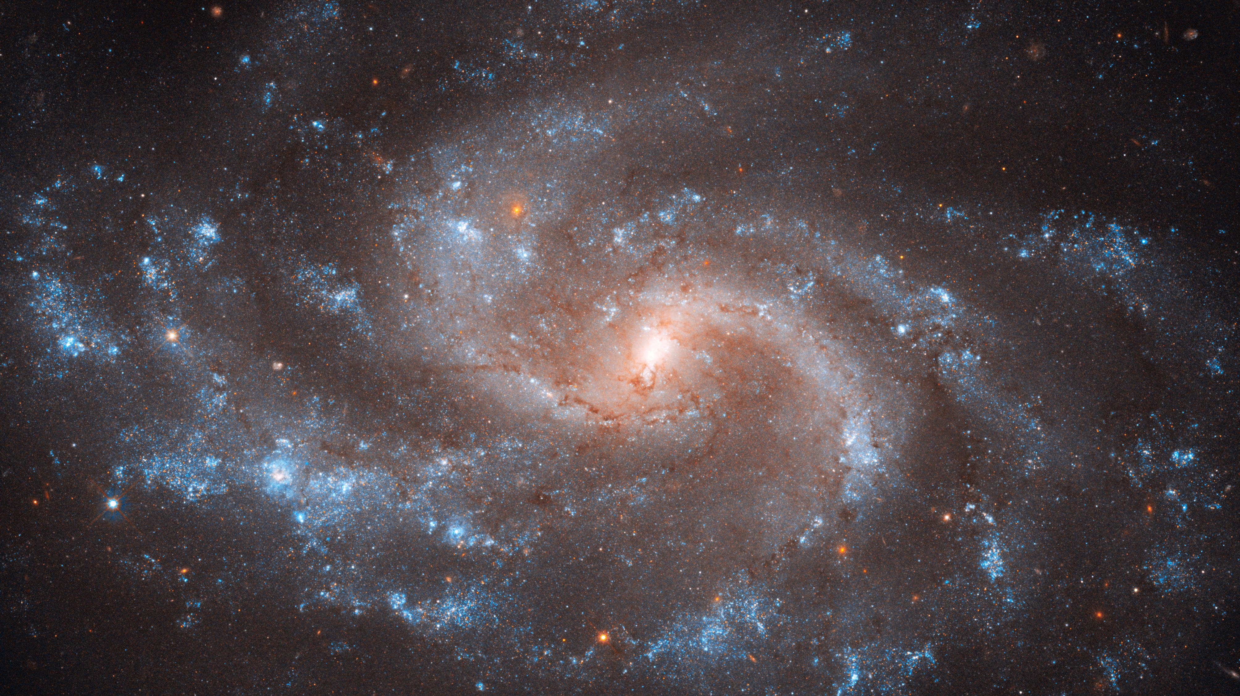 new hubble images galaxy