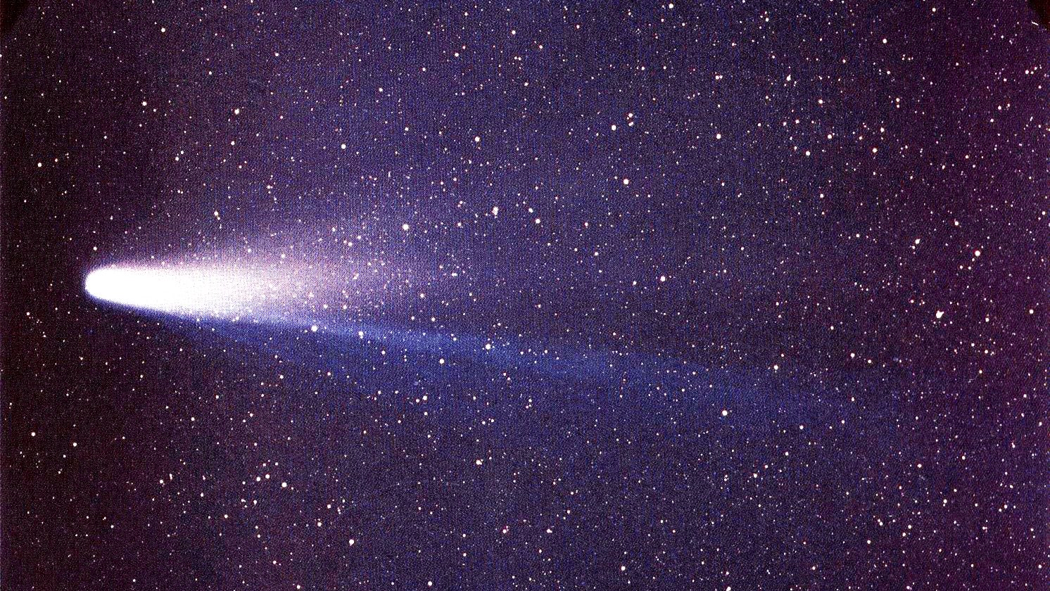 An image of Halley's comet in the sky.