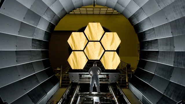 Why a James Webb Space Telescope mystery doesn’t (necessarily) break cosmology